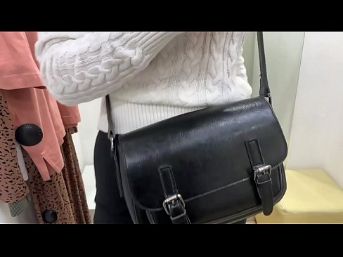 ❤️ Pampublikong masturbesyon ng batang asong si FeralBerry na may dildo sa fitting room Porno sa porn tl.wassell.ru ❌❤